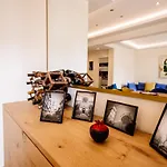 Deviazi 4 - Charming For 2 In The Heart Of The City-5 Minutes From The
