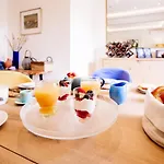 Апартаменты Deviazi 4 - Charming For 2 In The Heart Of The City-5 Minutes From The