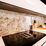 Deviazi 4 - Charming For 2 In The Heart Of The City-5 Minutes From The Закинтос
