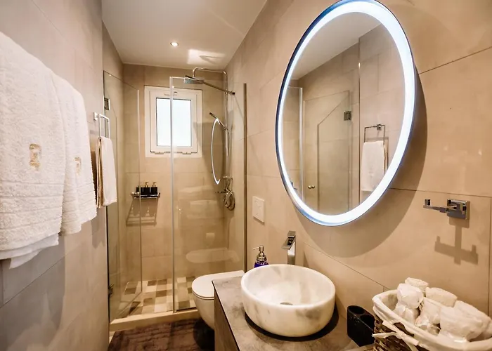 Deviazi 4 - Charming For 2 In The Heart Of The City-5 Minutes From The