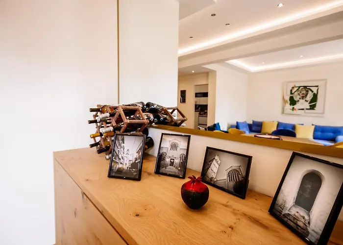 Deviazi 4 - Charming For 2 In The Heart Of The City-5 Minutes From The