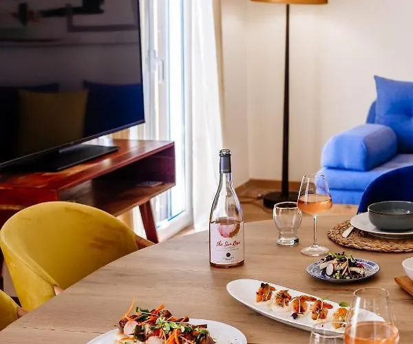 公寓 Deviazi 4 - Charming For 2 In The Heart Of The City-5 Minutes From The 扎金索斯镇