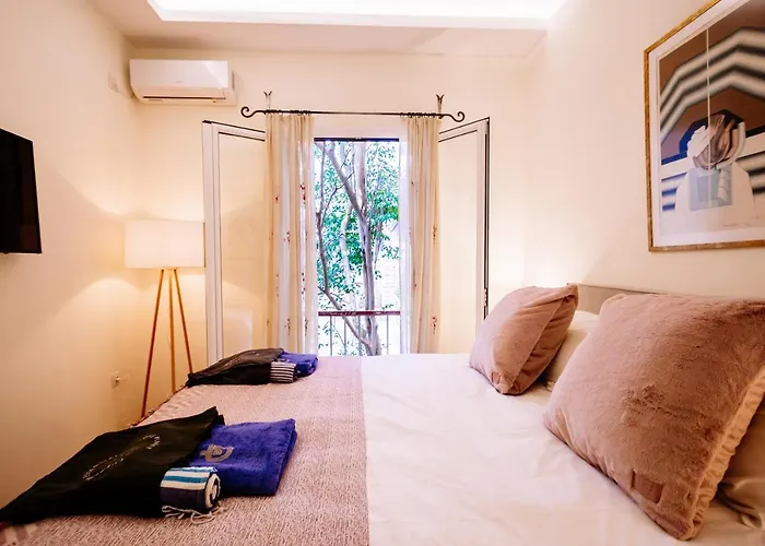 Deviazi 4 - Charming For 2 In The Heart Of The City-5 Minutes From The 扎金索斯镇