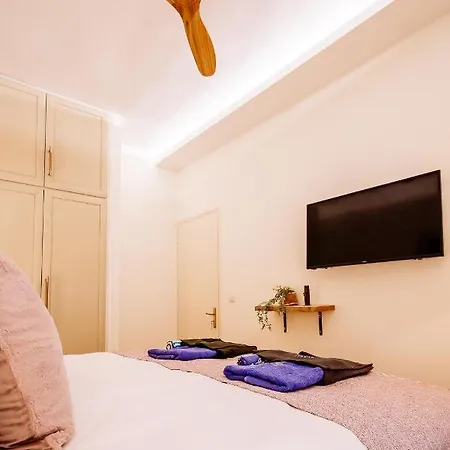 Deviazi 4 - Charming For 2 In The Heart Of The City-5 Minutes From The شقة
