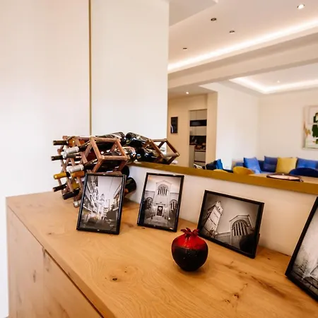 Deviazi 4 - Charming For 2 In The Heart Of The City-5 Minutes From The